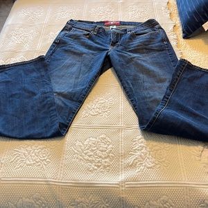 Lucky brand junior jeans. Good condition